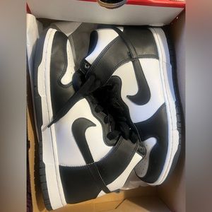 WOMEN'S NIKE DUNK HIGH RETRO CASUAL SHOES